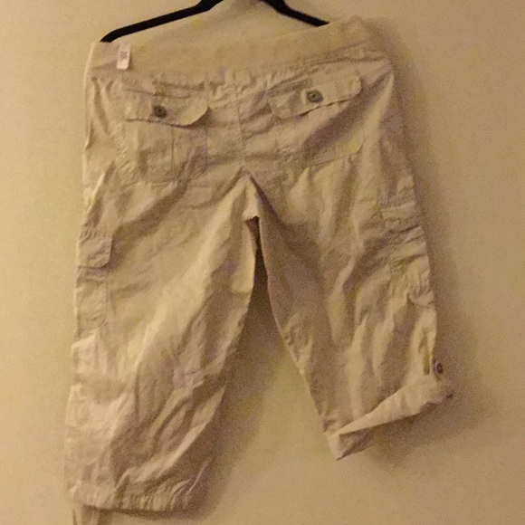 NWT Justice khaki cargo Capri (Girl) 16.5 - Picture 6 of 8